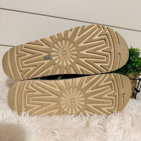 UGG Women's Goldenstar Suede Strap Sandals Moss Green Size 9M - Picture 6 of 6